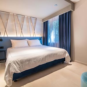 One-Bedroom Apartment Sea View